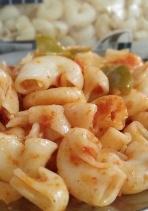 A picture of Macaroni.