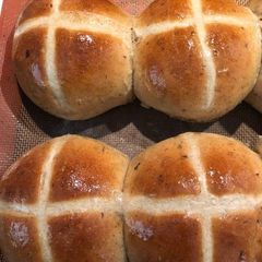 A picture of Hot Cross Buns.