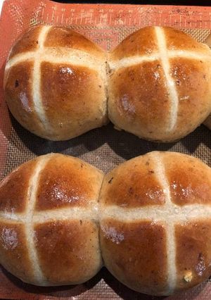 A picture of Hot Cross Buns.