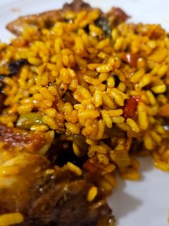 Una foto de Arroz con conejo