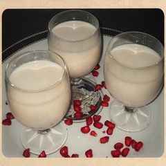 A picture of Apple pomegranate milkshake.
