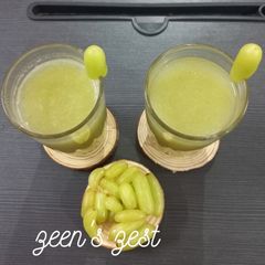 A picture of Green Grapes Cooler.