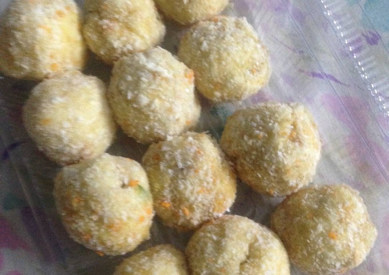 Crispy melted  bread cheese balls