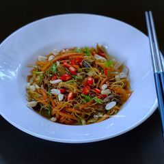 A picture of Vegan Pad Thai.