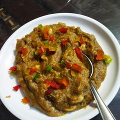 A picture of Besan jaggery halwa.