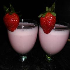 A picture of Strawberry Shake.