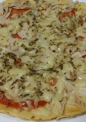 Foto principal de Pizza de harina de garbanzos en sartén (sin gluten)