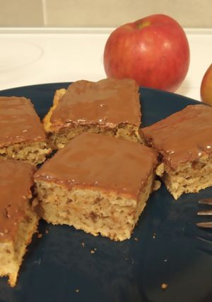 Almás diós kocka 🍎 recept fotója