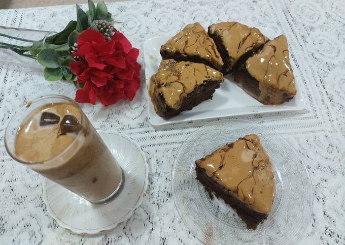 Eggless Coffee dalgono cake with dalgona cold coffee