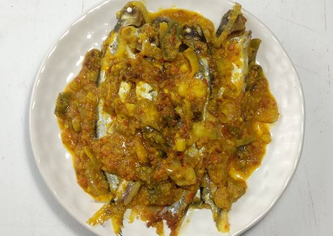 Cara membuat Ikan Riu Bumbu Kuning Pedas Cara membuat Ikan Riu Bumbu Kuning Pedas