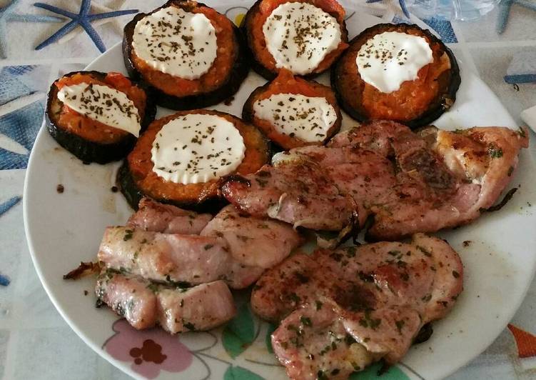 Berenjenas tipo pizza de regimen y pavo a la plancha