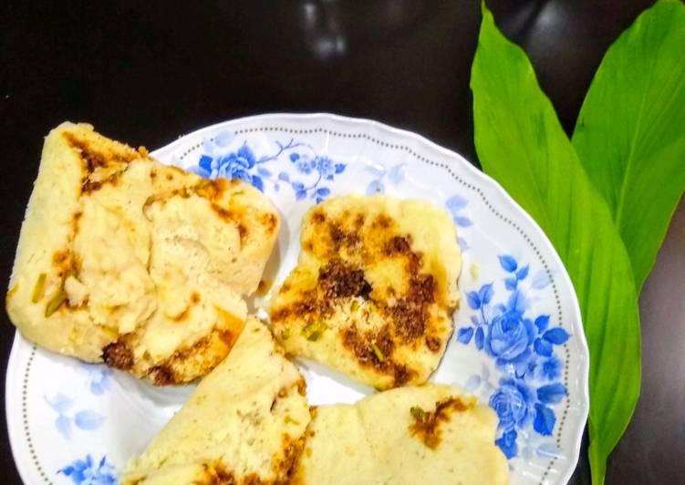 Recipe of Award-winning Instant Haladipatra Pitha (pitha with turmeric leaf)