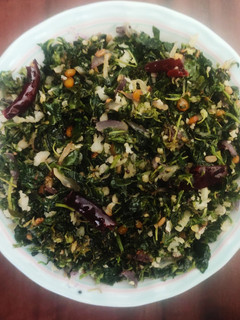 சிறு கீரை பொரியல் (Green leaves fry) செய்முறை முக்கிய புகைப்படம்