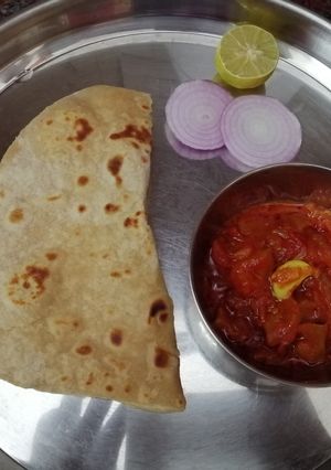 சப்பாத்தி, தக்காளி தொக்கு (Chappathi, thakkaali thokku recipe in tamil) செய்முறை முக்கிய புகைப்படம்