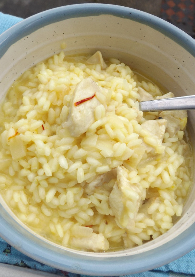 Una foto de Risotto de pollo al azafrán