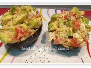 Una foto de palta rellena con atún
