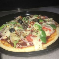 A picture of Veggie Delight Pizza.