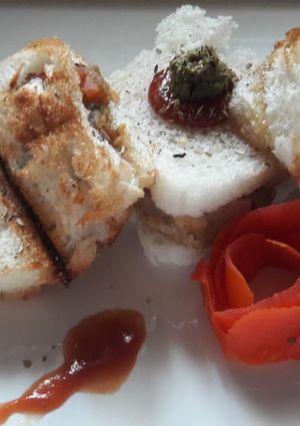 A picture of Combo sweet mayo tose sandwich.