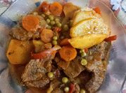 Una foto de bifes a la criolla