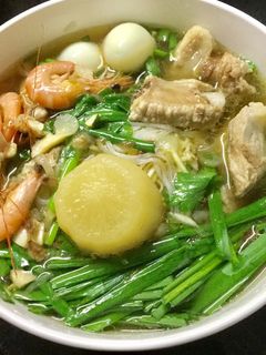 Hình của món Hủ tíu mì sườn non.