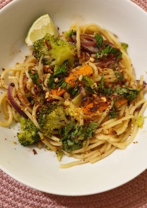 A picture of Stir fry noodles (Veggie, Vegan).
