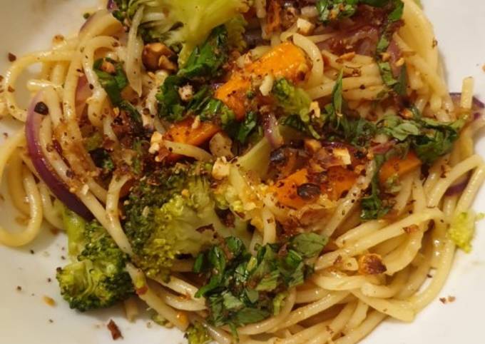 Recipe of Ultimate Stir fry noodles (Veggie, Vegan)