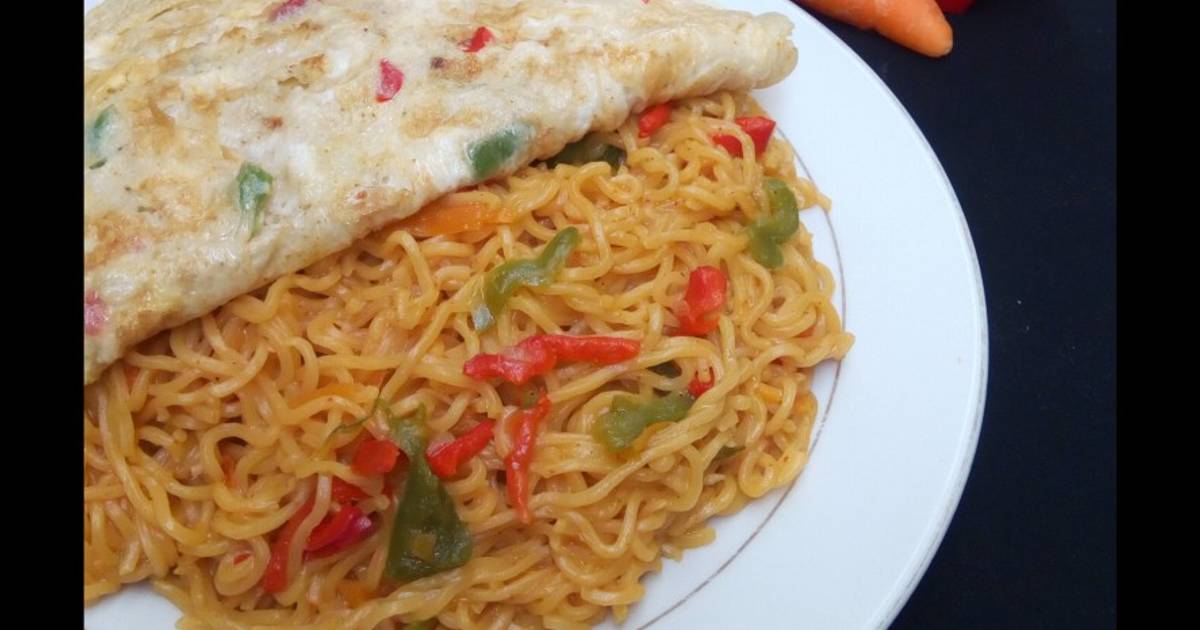 Indomie and egg 2 Recipe by Ummu Fa'az - Cookpad