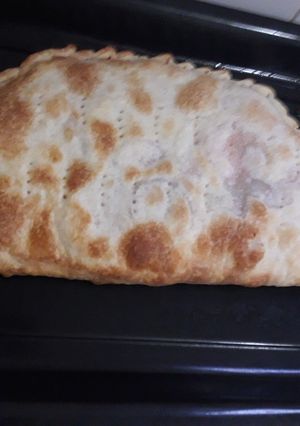 Una foto de Tarta de jamón, queso, tomate y huevo