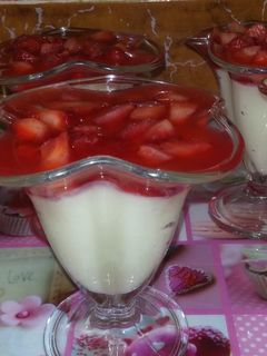 صورة لوصفة تحلية كريمية بالفراولة 🍓
