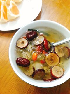 Hình của món Chè Dưỡng nhan.