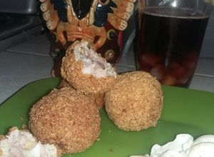 Una foto de Croquetas de carne molida rellenas de queso y jamón
