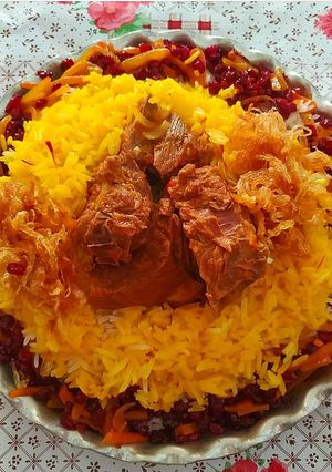 عکسی از دستور چلو گوشت مجلسی زعفرانی
