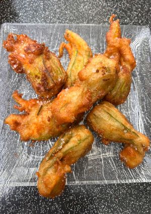 Une photo de Beignets de fleurs de courgettes