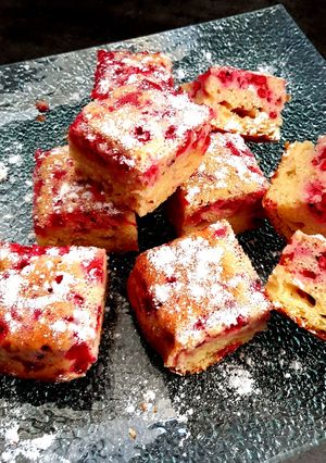 Une photo de Gateau aux groseilles et au fromage frais