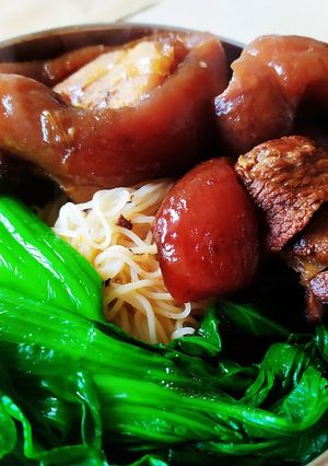 豬腳麵線 的食譜成品照片