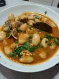 Fabes/Judiones con almejas y rape