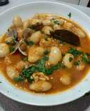 Fabes/Judiones con almejas y rape