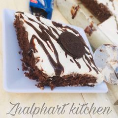 A picture of Chocolate oreo cake.