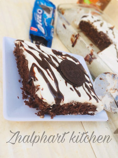 A picture of Chocolate oreo cake.