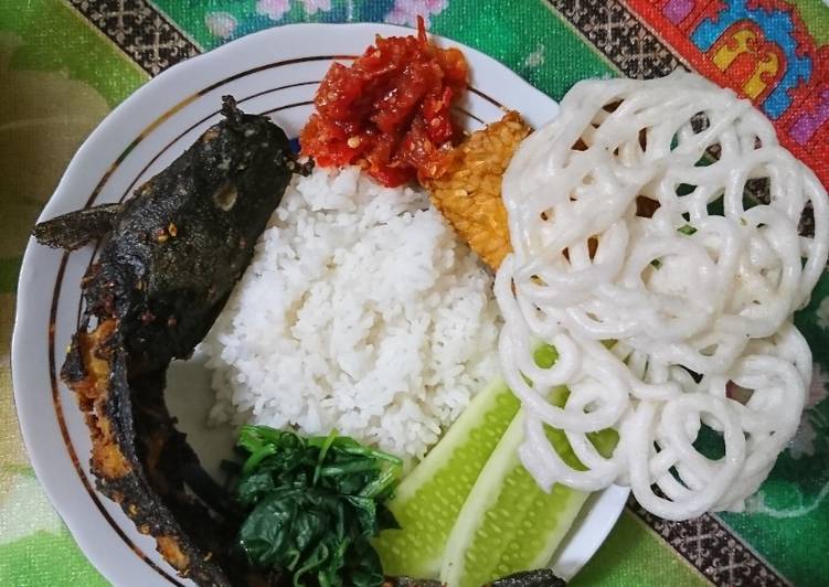 Pecel lele