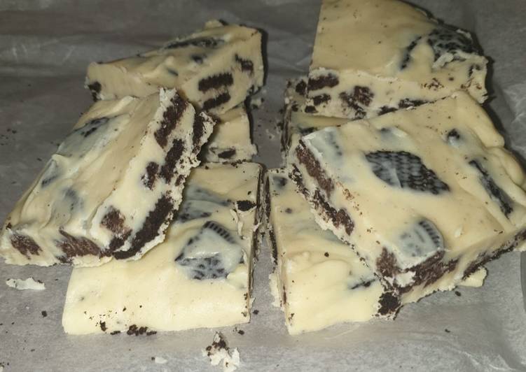Turrón de chocolate blanco y oreo