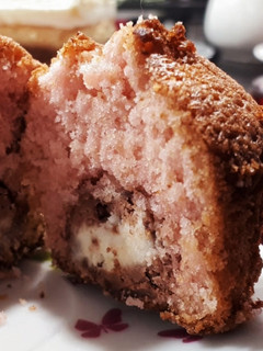 Una foto de Muffins de licor de grosella con corazón de chocolate