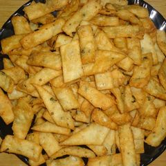 A picture of Curry Patta namakpare.