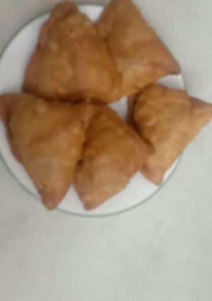 A picture of Jain samosa.
