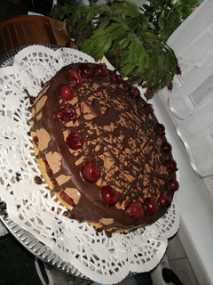 Sütés nélküli étcsokoládésmousse torta 🍫🥧🍒 recept fotója