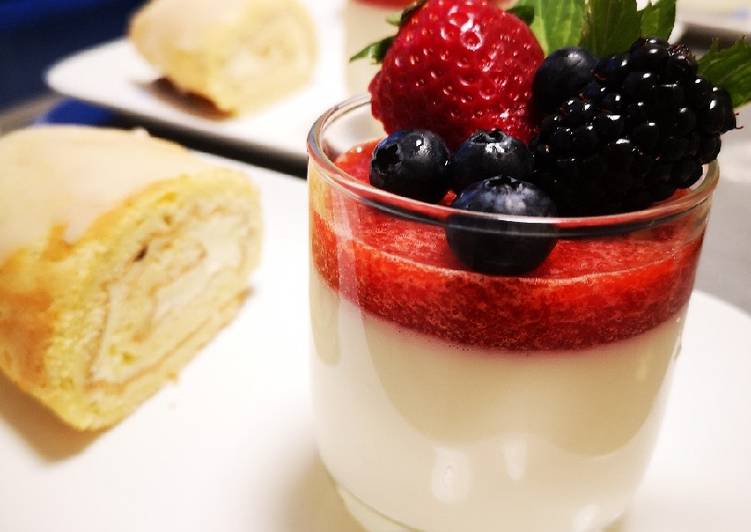 Panna Cotta mit Erdbeertopping (Halal)