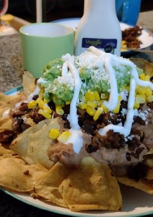 Una foto de Nachos veganos simples