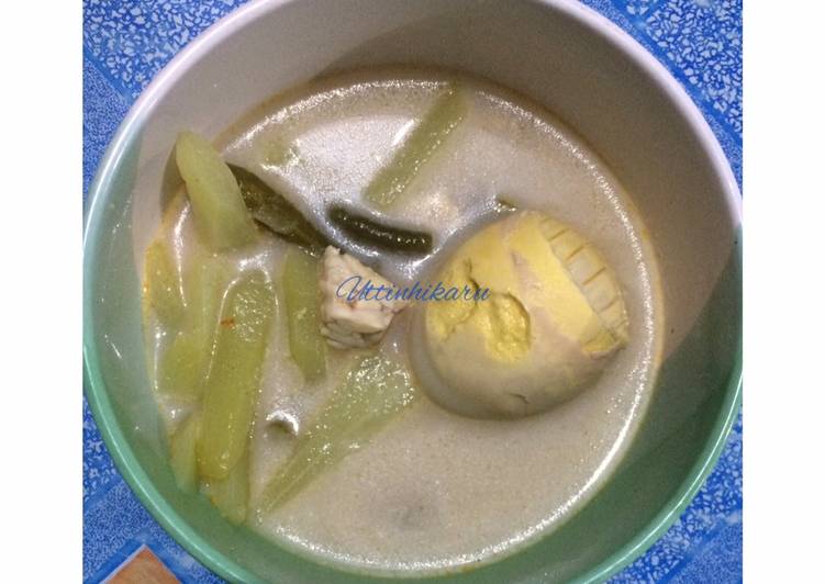 35. Sayur Lodeh Labu Siam, Tempe Semangit &amp; Telur