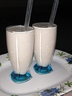 Dabino,ayaba,madara, vanilla ice cream, condensed milk smoothie ainihin hoton girkin