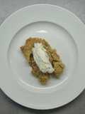Crumble di mele con gelato alla vaniglia
